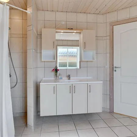 Brigitta - 1-5km From The Sea By Interhome