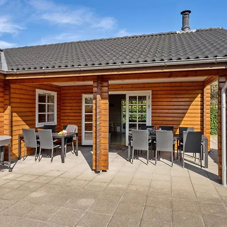 Brigitta - 1-5km From The Sea By Interhome